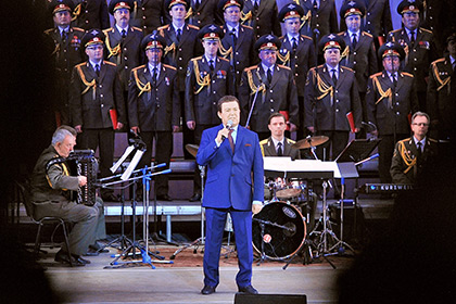 Кобзон отправится с концертами в Донбасс