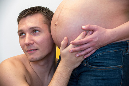 Ученые объяснили неумение мужчин определять способность женщин к зачатию