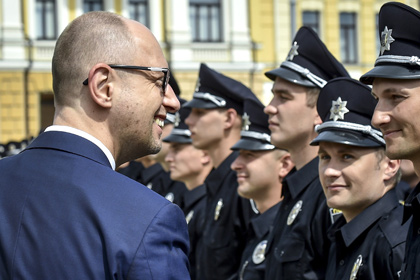 Яценюк анонсировал появление патрульной полиции в Харькове