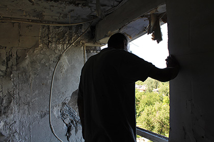 Яценюк предложил потерявшим жилье в Донбассе судиться с Россией в ЕСПЧ
