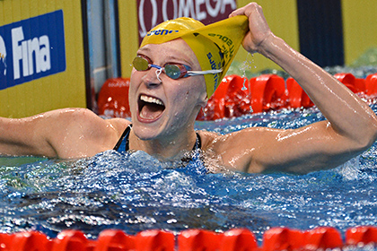 Шведская пловчиха дважды обновила мировой рекорд на ЧМ в Казани