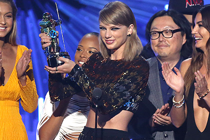 Тейлор Свифт выиграла премию MTV за лучшее видео