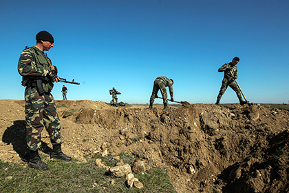 Украинцы прокопали 180 километров противотанковых рвов на границе с Россией