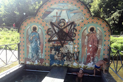 В Харькове сатанисты осквернили православный иконостас