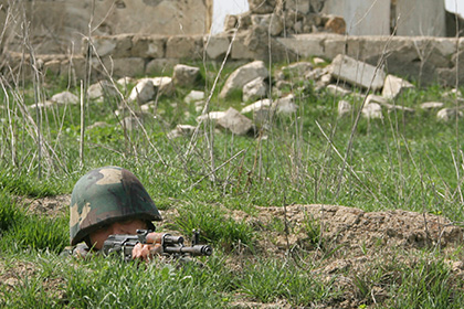 В зоне карабахского конфликта погибло до десяти военных