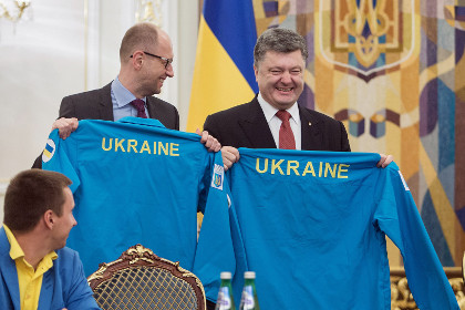 Яценюк предложит Раде узаконить присягу на верность Украине