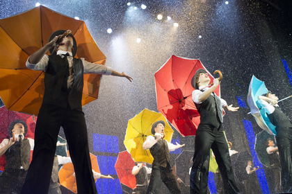 В Москве прошла премьера мюзикла «Поющие под дождем»