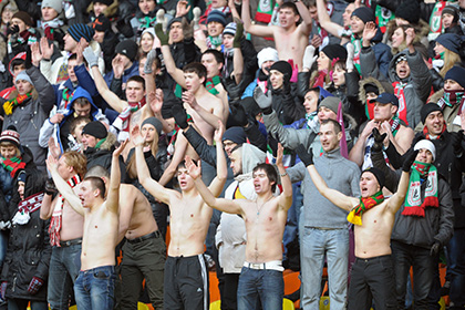 Болельщики «Рубина» споют «Дубинушку» перед матчем с «Ливерпулем»