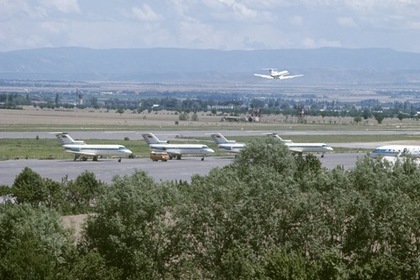 Летевший из Красноярска «Боинг» совершил аварийную посадку в Киргизии