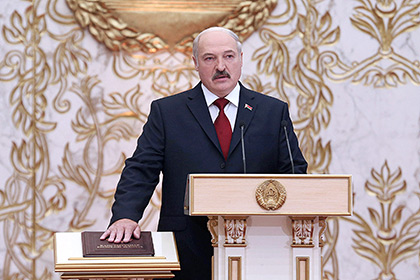 Лукашенко на инаугурации призвал Россию и Запад перестать разрывать Белоруссию