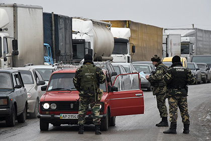 Украина остановила грузовое транспортное сообщение с Крымом