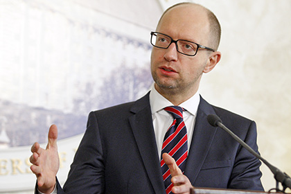Яценюк предложил доплачивать некоррумпированным чиновникам