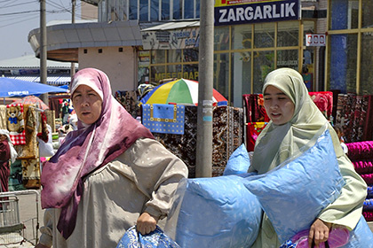 В Узбекистане женщин в хиджабах стали вносить в специальные списки