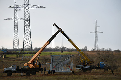 Неизвестные помешали ремонту ведущих из Украины в Крым линий электропередач