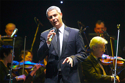 Певец Алессандро Сафина отменил концерты в Крыму ради гастролей на Украине