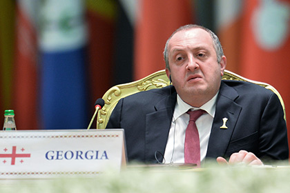 Президент Грузии лишит гражданства всех соотечественников в украинской власти