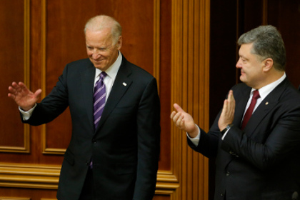 Байден призвал Порошенко и Яценюка выполнять условия МВФ
