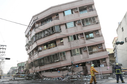 Число погибших при землетрясении на Тайване увеличилось до пяти