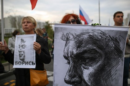 Интерпол объявил в розыск в предполагаемого организатора убийства Немцова