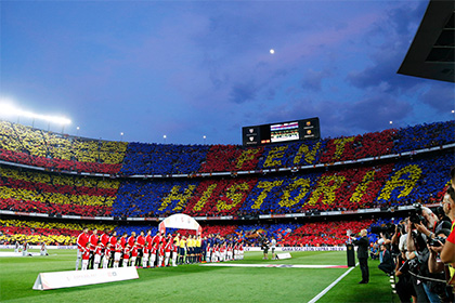 Испанским футбольным фанатам разрешили освистывать гимн