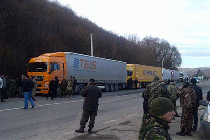Киев начал консультации с Москвой и ЕС по поводу блокировок грузовиков