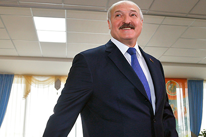 Лукашенко похвалил ЕС за снятие санкций с Белоруссии