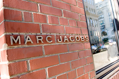 Marc Jacobs снизил цены на аксессуары