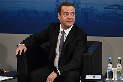 Медведев учредил новый экономический форум