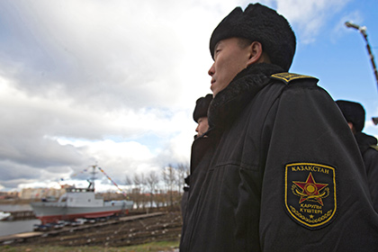 В Казахстане прокуратура займется частыми самоубийствами военных из-за долгов