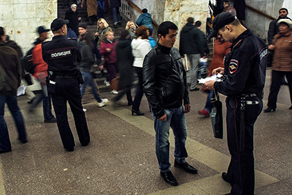 Замглавы службы безопасности полиции метро арестован за взяточничество