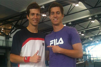 Близнец британского теннисиста попытался назначить свидание от имени брата