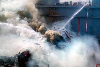Источник сообщил о продолжении пожара на атомоходе в Вилючинске