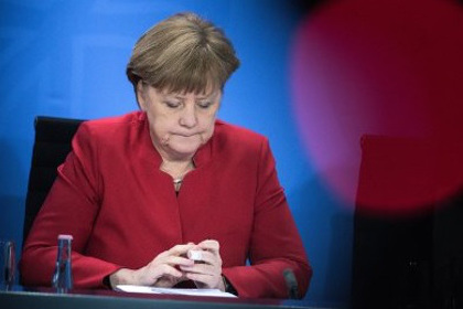 Меркель назвала ошибкой свои слова о разозлившем Эрдогана немецком комике