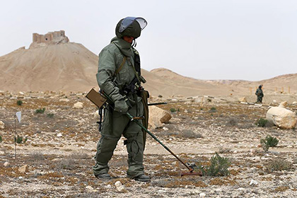 Российские саперы обнаружили в Пальмире крупный склад боеприпасов