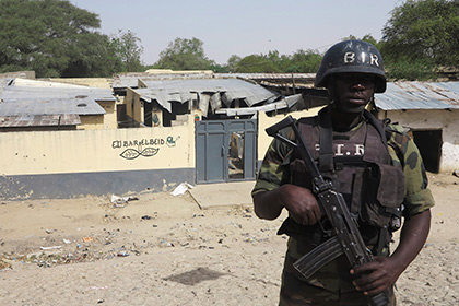 Камерунский лучник убил нигерийскую смертницу отравленной стрелой