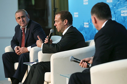 Медведев призвал изменить образ бизнесмена в глазах обывателей