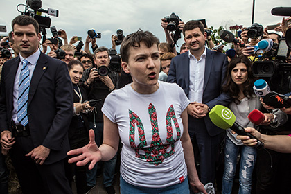Савченко назвала журналистов шакалами и собаками