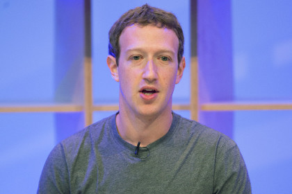 Сенатор попросил Facebook ответить на обвинения в политической цензуре в соцсети