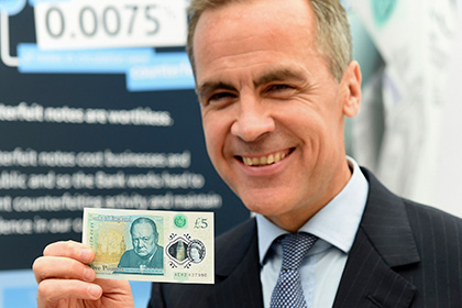 Банк Англии представил первую пластиковую банкноту