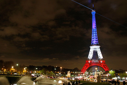 Болельщикам позволят менять цвет подсветки Эйфелевой башни во время Евро-2016