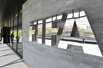 ФИФА назвала сумму украденных Блаттером денег