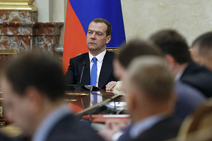 Медведев заверил россиян в исполнении всех соцобязательств