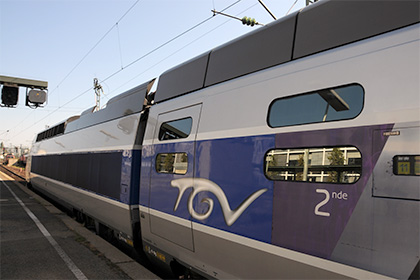 Под колесами скоростного поезда во Франции взорвалась петарда