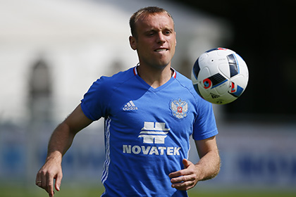 Полузащитник сборной России Глушаков получил травму перед матчем с Англией