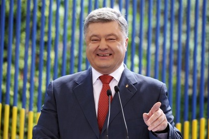 Порошенко призвал Олланда помочь с визами для украинцев на Евро-2016