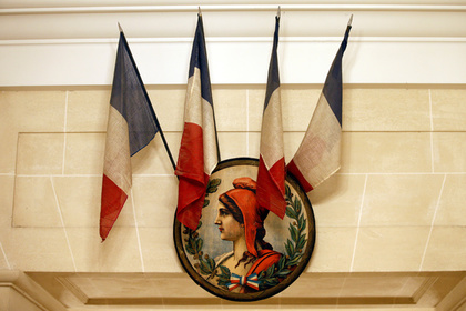 Сенат Франции проголосовал за резолюцию о смягчении санкций против России