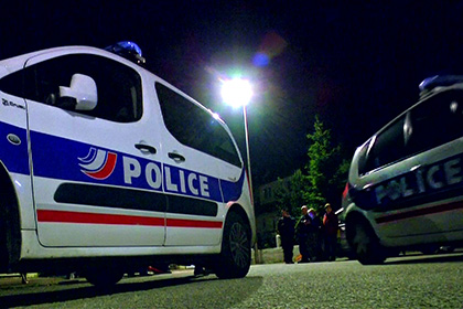 Убийство полицейского под Парижем объявили терактом