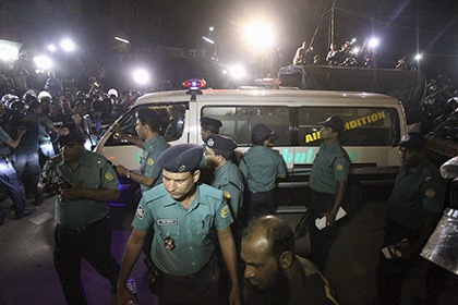 В Бангладеш исламисты-мотоциклисты зарубили индуистского жреца