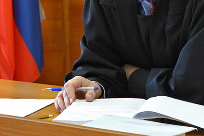 В Брянской области судья выносил решения по сгоревшим делам