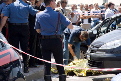 В Италии карабинер застрелил напавшего на него с ножом мигранта